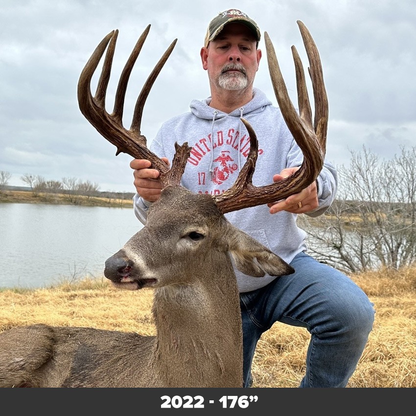 South Texas Trophy White Tail Deer Hunting - Freer